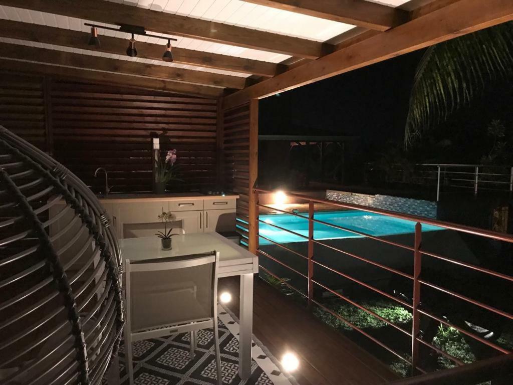 Charmant bungalow au cœur de l’île Baie-Mahault Bagian luar foto