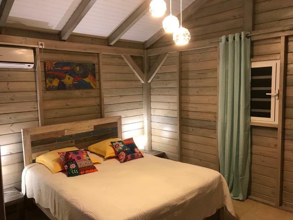 Charmant bungalow au cœur de l’île Baie-Mahault Bagian luar foto